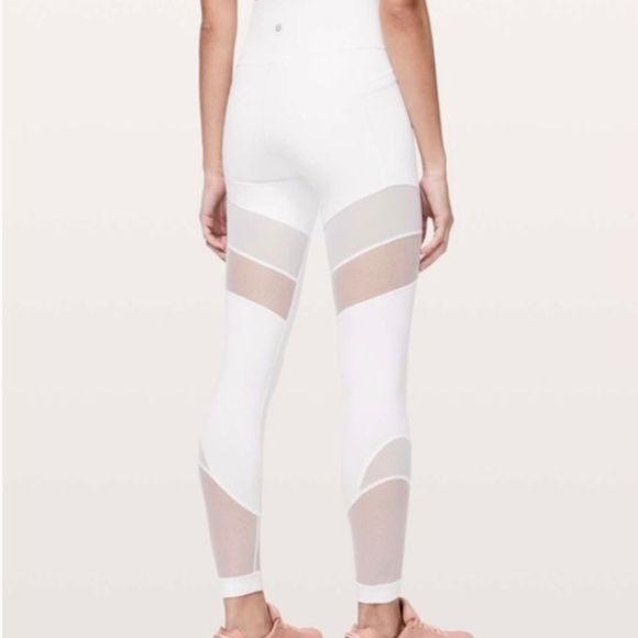 lululemon Forget the Sweat 25” leggings in white/ mesh sz 2 - Picture 4 of 5
